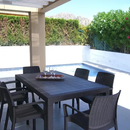 Villa Sleeps 6 Pool Wifi